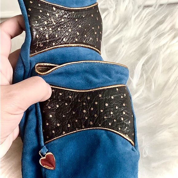 💙✨ MOSCHINO ✨💙 Leather & Cashmere Gloves w/ Metal Heart & gold fleck accents - Picture 14 of 16